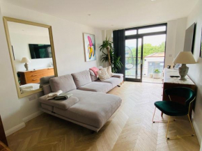 Lovely 1 bedroom with balcony